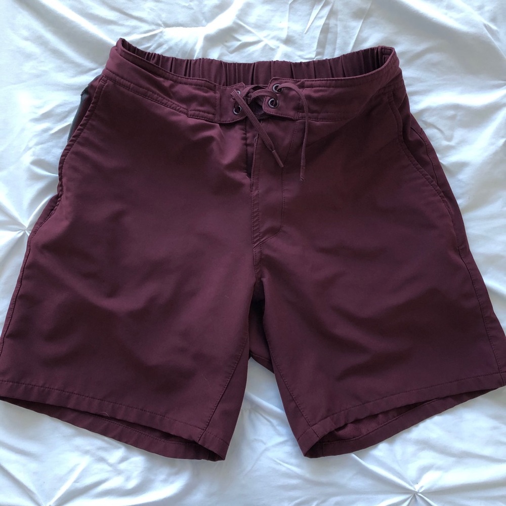 Maroon Ten Thousand Foundation Short Small EUC